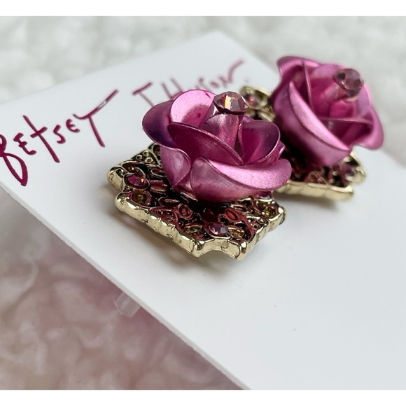 (NWT) BETSEY JOHNSON • Pink/Gold Rose Rhinestone Stud Earrings - Picture 7 of 9